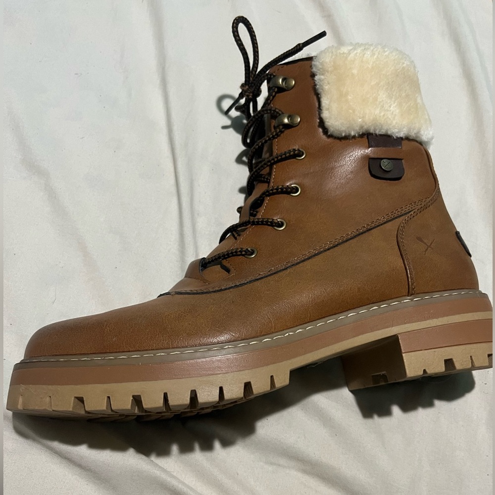Denver Hayes winter boots
